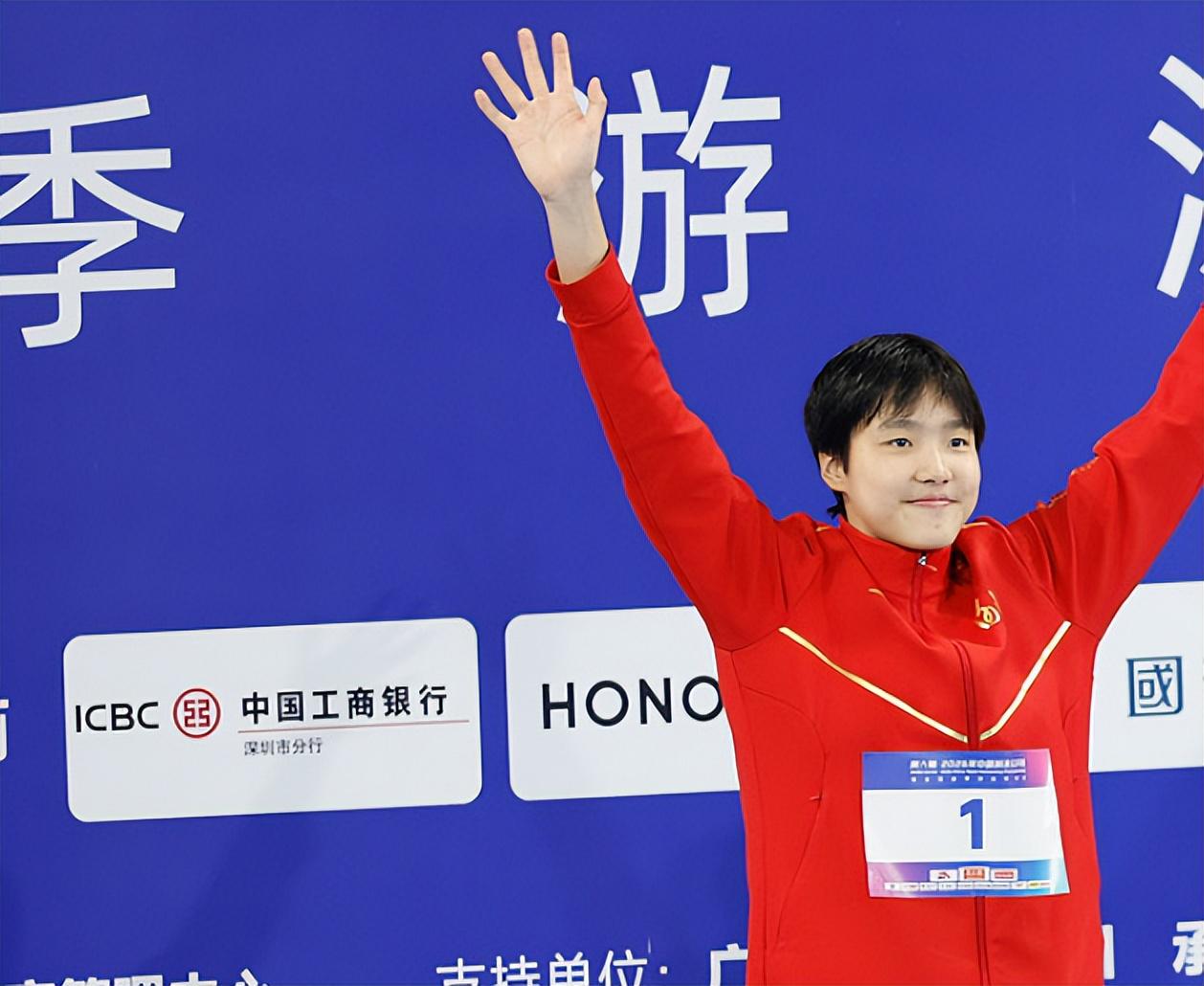 極限逆轉奪冠！中國游泳13歲天才少女奪第三金：新版葉詩文太猛