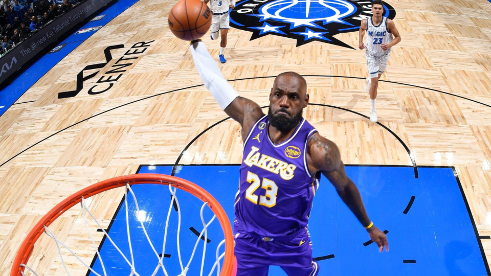 ESPN專家：詹姆斯大概率離開湖人 要騰5000萬空間需放棄多人