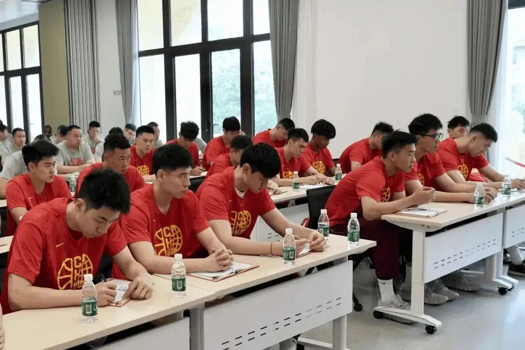 再開(kāi)會(huì)，中國(guó)籃協(xié)為中國(guó)男籃定目標(biāo)