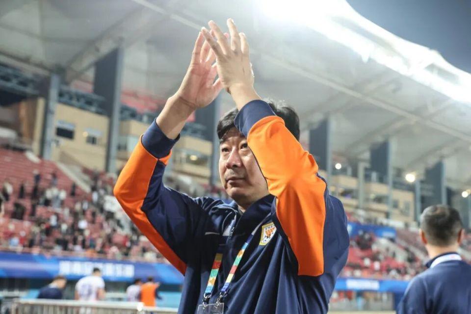 山東泰山或換帥！媒體人：外教來了，韓鵬學習一年后將回歸