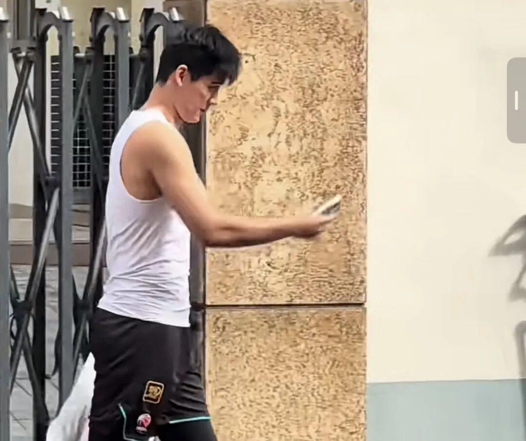 CBA男籃動態更新！徐杰出發美國特訓，朱芳雨瞄準福建潛力，周鵬有望回歸廣東，廣東接觸NBA級別中鋒